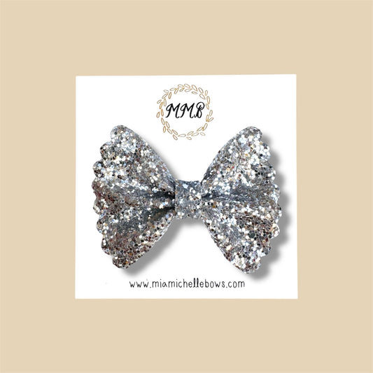 Silver Scalloped Glitter Bow
