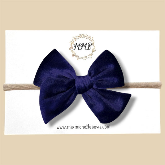 Velvet Bow in Navy