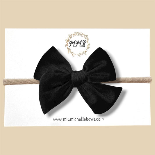 Velvet Bow in Black