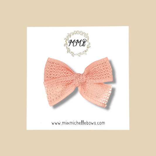 Lace Bow in Peach