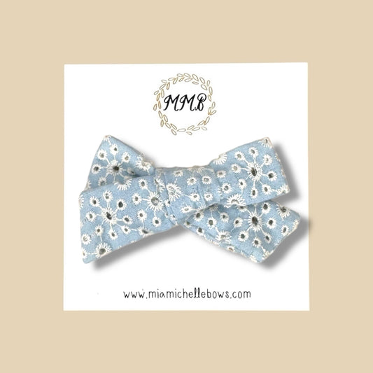 Eyelet Bow