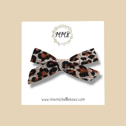 Leopard Bow in rust