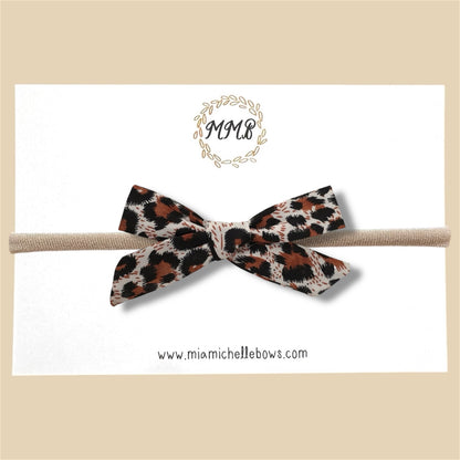 Leopard Bow in rust