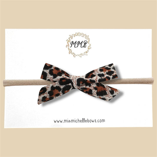 Leopard Bow in rust