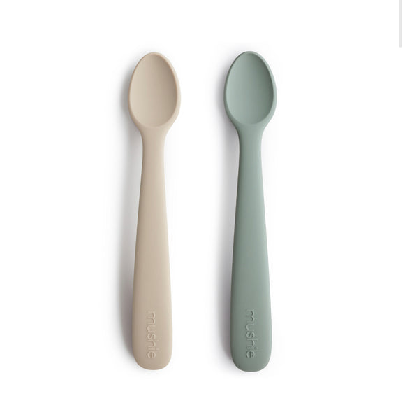 Mushie Silicone Feeding Spoons in Cambridge Blue / Shifting Sand