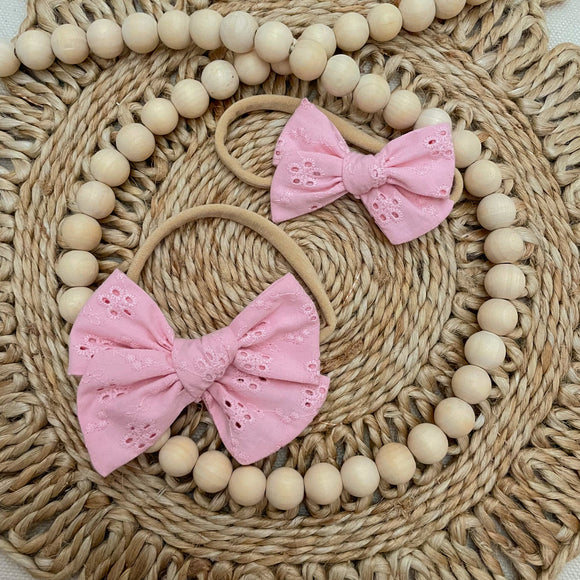 Eyelet Bow in Pink