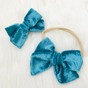 Crushed Velvet Bow in Teal